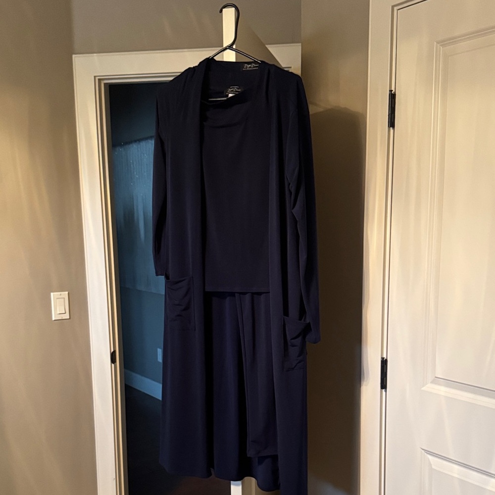 Elegant Navy Women's 3 piece essential set!!!